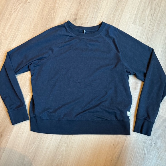 Vuori Tops - Vuori Halo Crew Sweatshirt Long Sleeve Sz S Midnight Navy Blue Heather